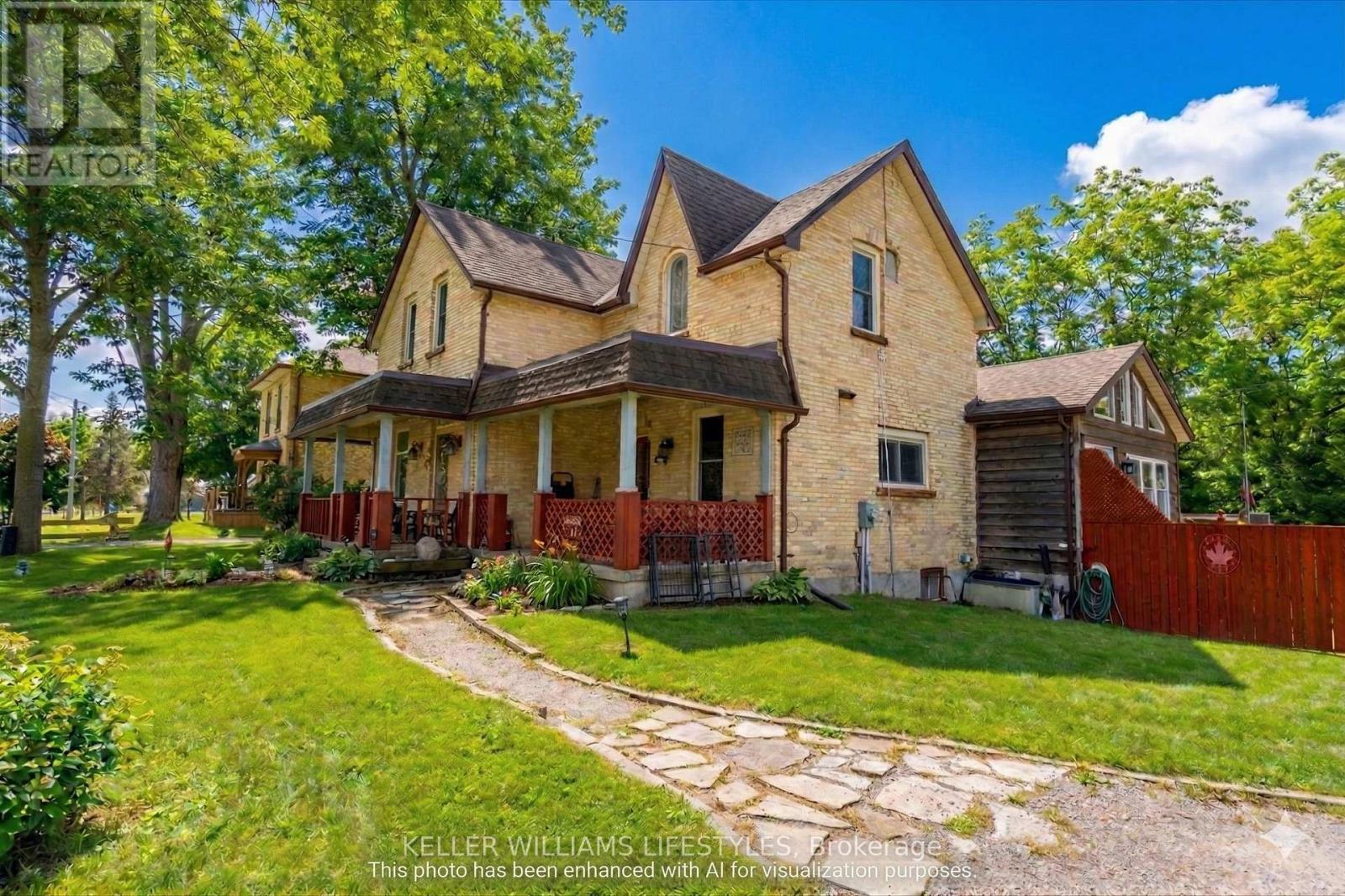 54 Main Street S, Lambton Shores, Ontario  N0N 1J0 - Photo 2 - X12945674