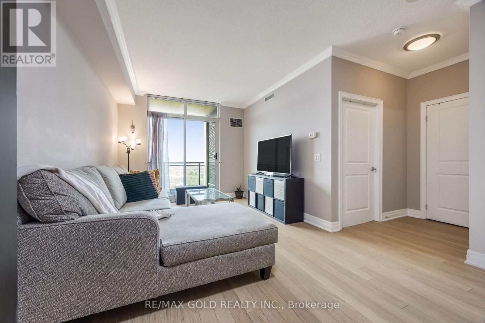 2407 - 100 John Street, Brampton, Ontario  L6W 0A8 - Photo 10 - W12929744