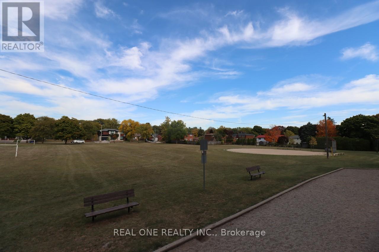 130 Mayfield Drive, Oakville, Ontario  L6H 1K7 - Photo 34 - W12804608