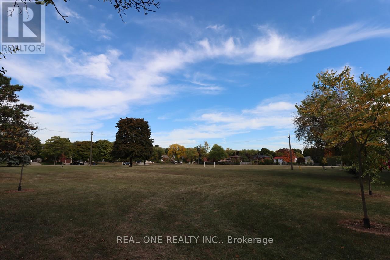 130 Mayfield Drive, Oakville, Ontario  L6H 1K7 - Photo 30 - W12804608