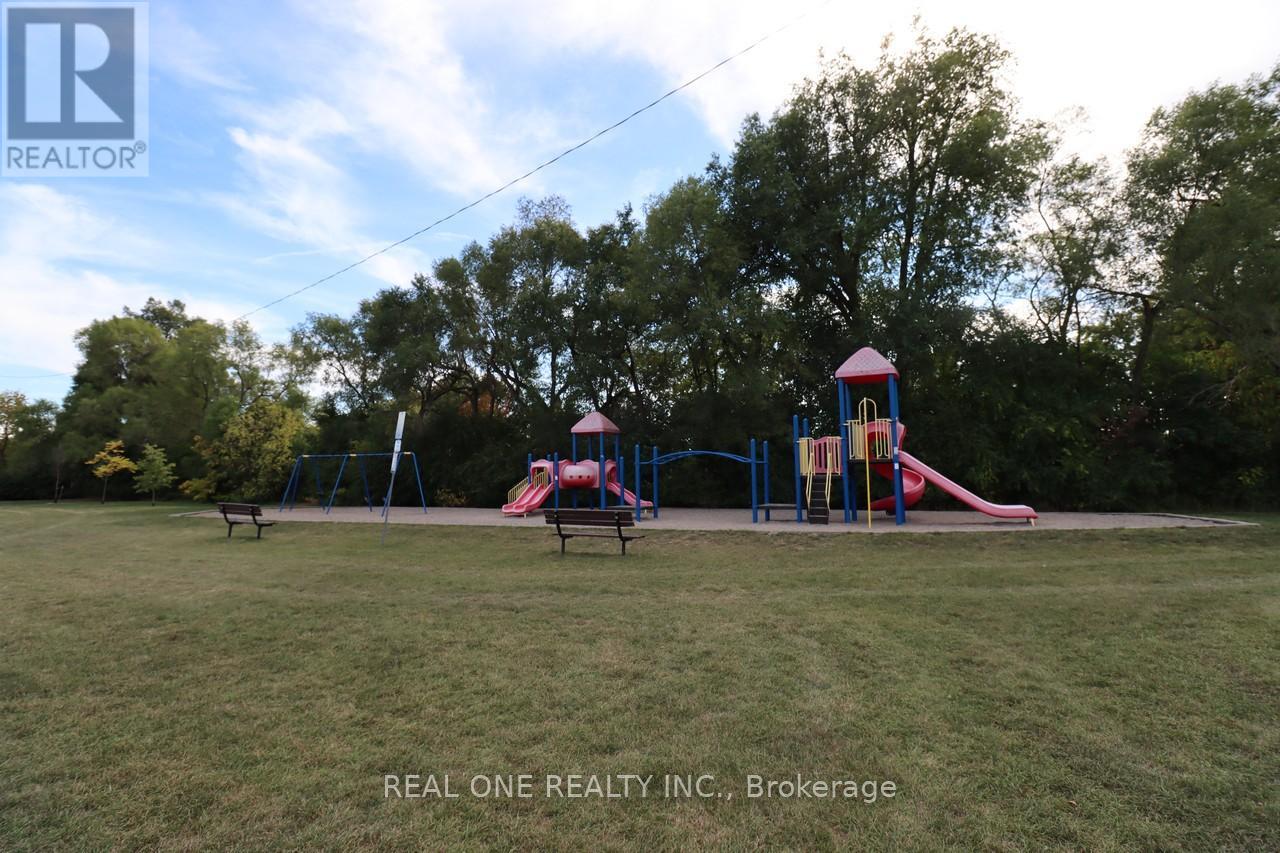 130 Mayfield Drive, Oakville, Ontario  L6H 1K7 - Photo 31 - W12804608