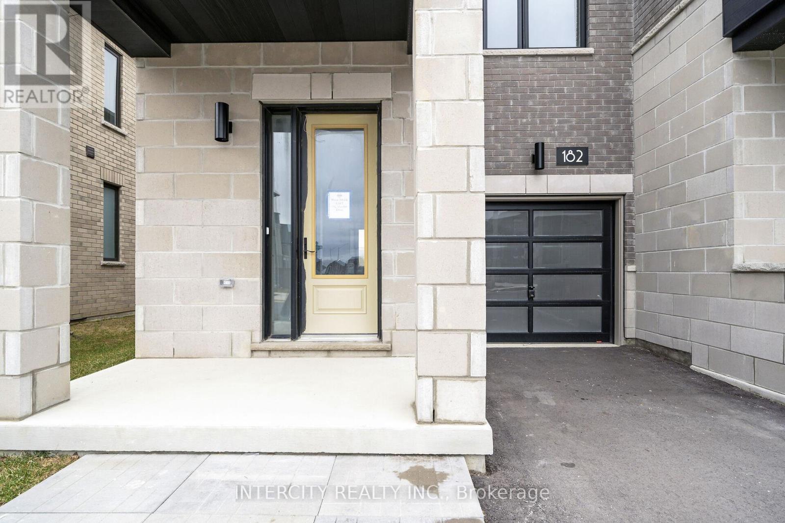 182 Mumbai Drive, Markham, Ontario  L3S 0G5 - Photo 2 - N12953030