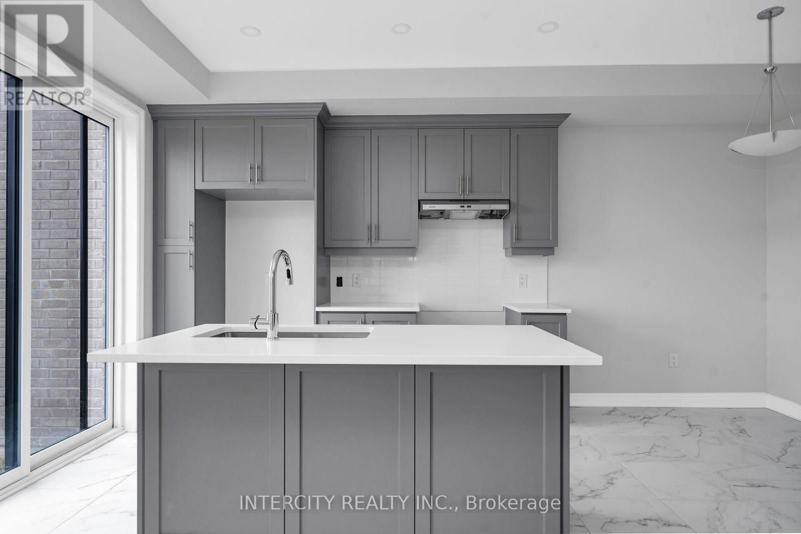 182 Mumbai Drive, Markham, Ontario  L3S 0G5 - Photo 9 - N12953030