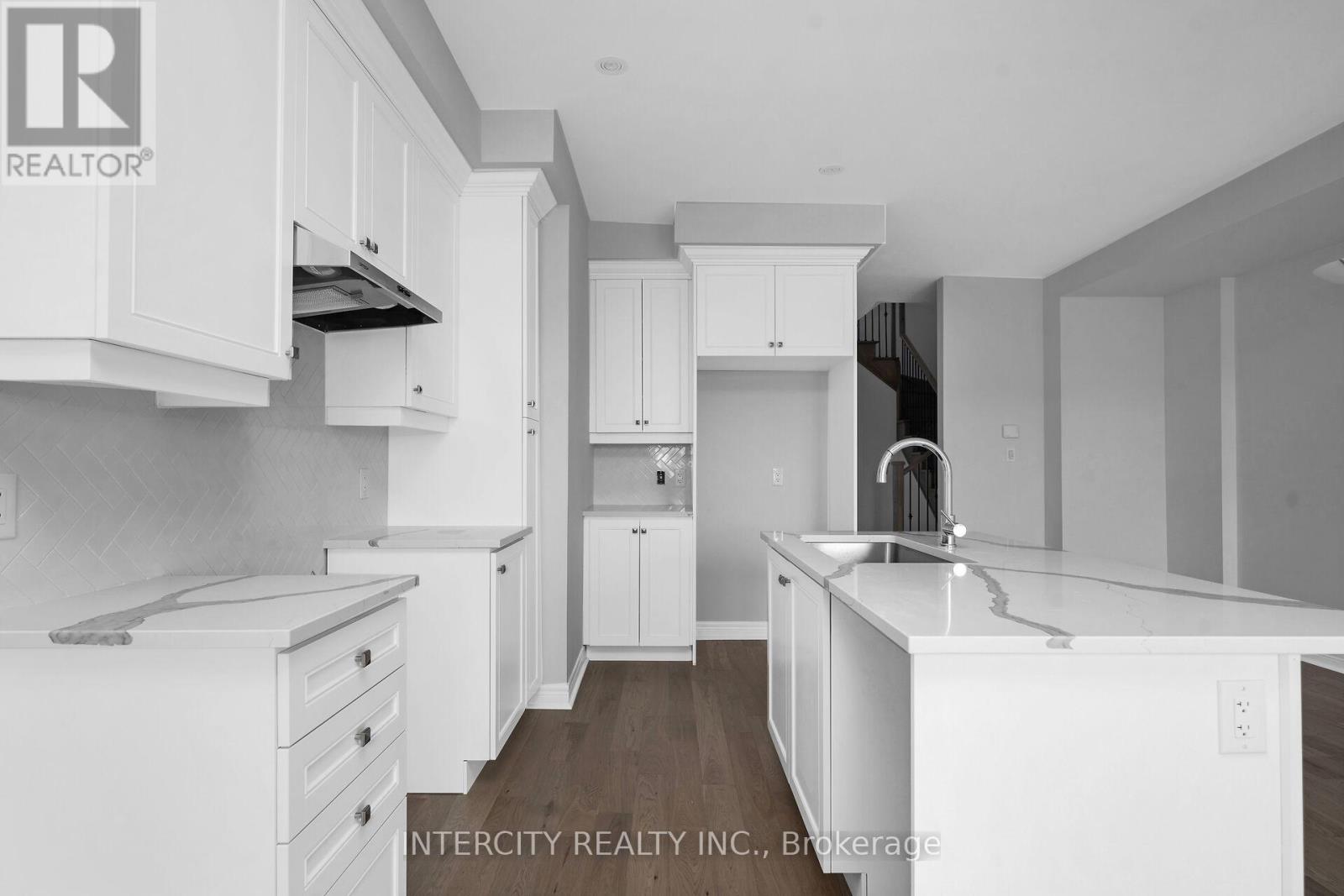 184 Mumbai Drive, Markham, Ontario  L3S 0G5 - Photo 11 - N12953052