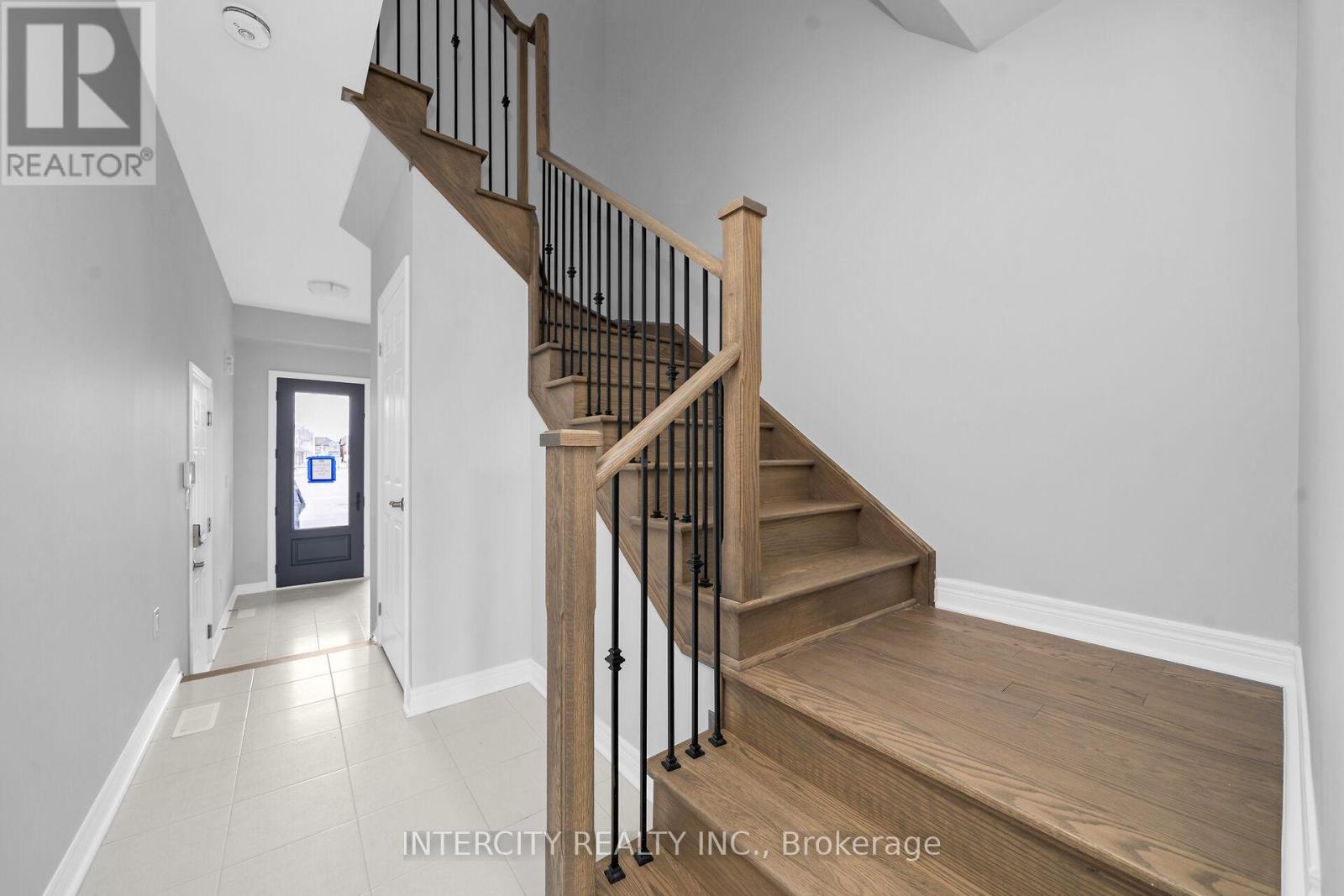 184 Mumbai Drive, Markham, Ontario  L3S 0G5 - Photo 14 - N12953052