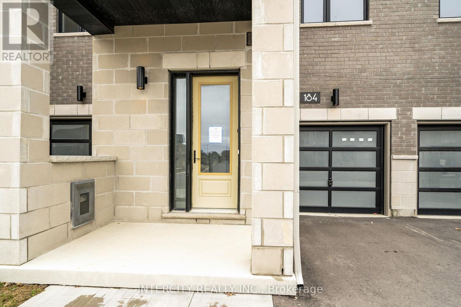 184 Mumbai Drive, Markham, Ontario  L3S 0G5 - Photo 2 - N12953052