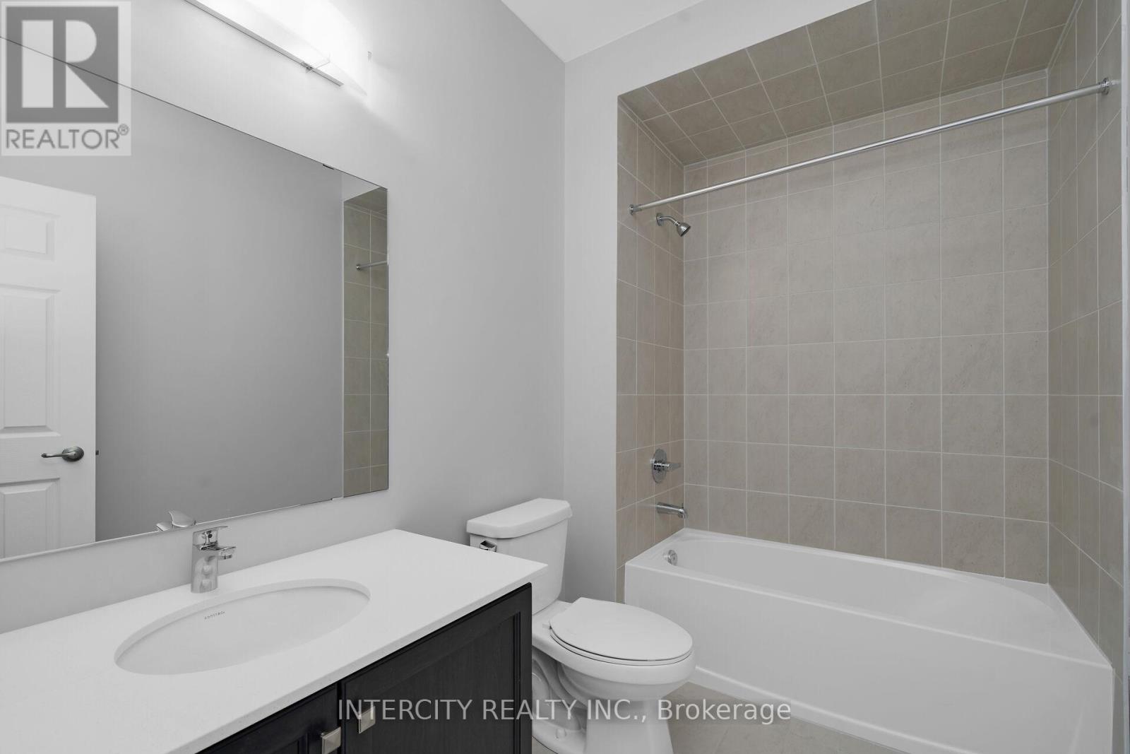 184 Mumbai Drive, Markham, Ontario  L3S 0G5 - Photo 23 - N12953052