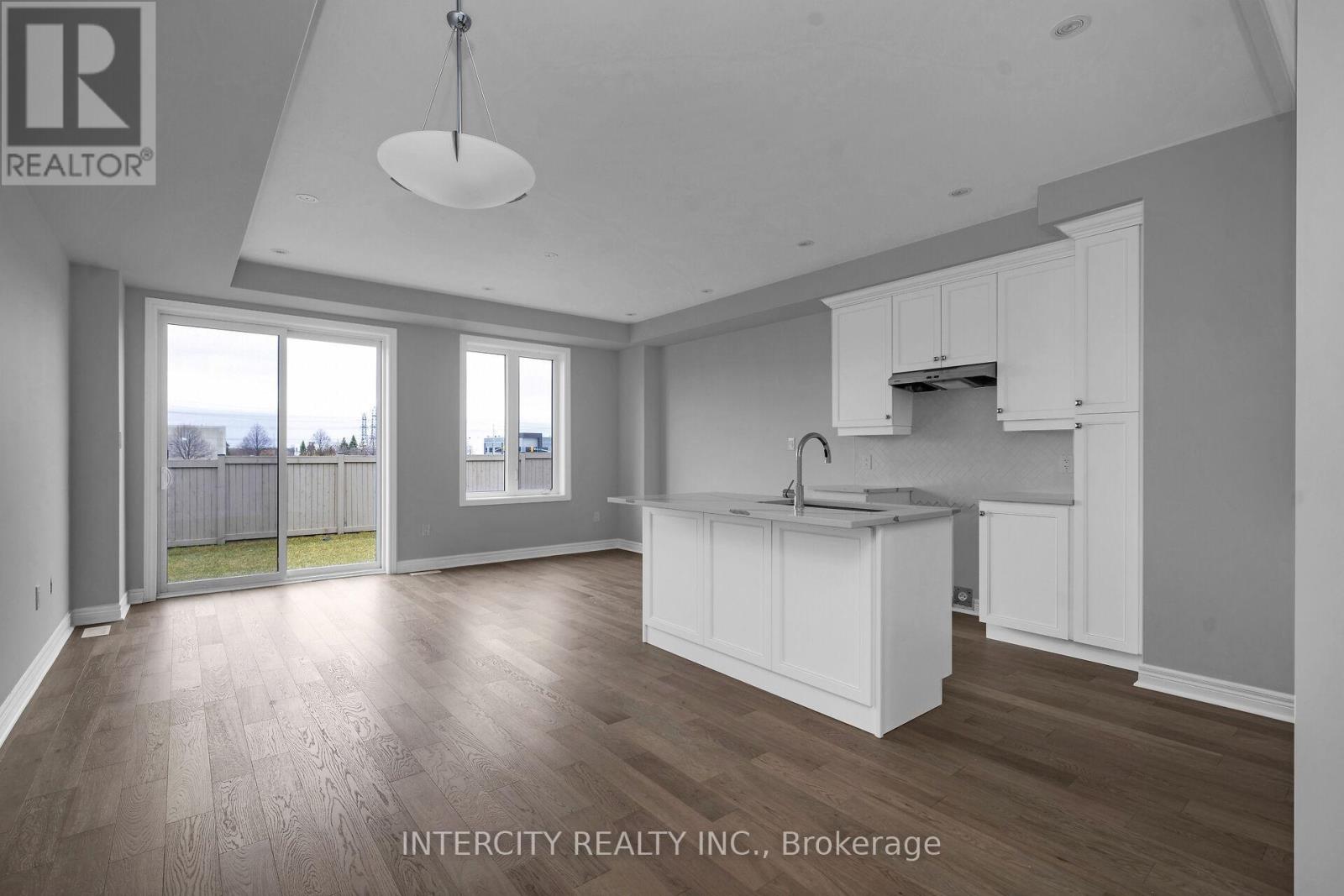 184 Mumbai Drive, Markham, Ontario  L3S 0G5 - Photo 5 - N12953052