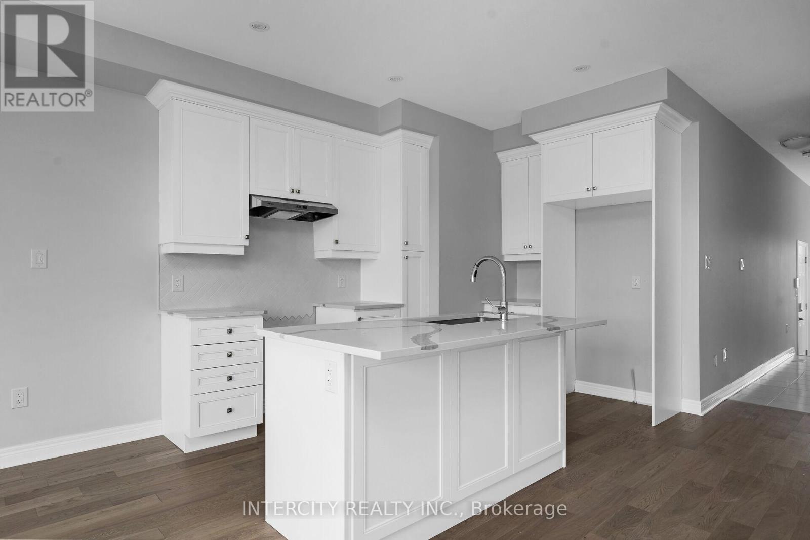 184 Mumbai Drive, Markham, Ontario  L3S 0G5 - Photo 8 - N12953052