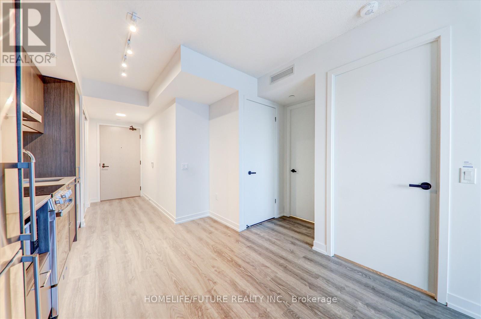 1501 - 195 Commerce Street, Vaughan, Ontario  L4K 5Z7 - Photo 10 - N12953124