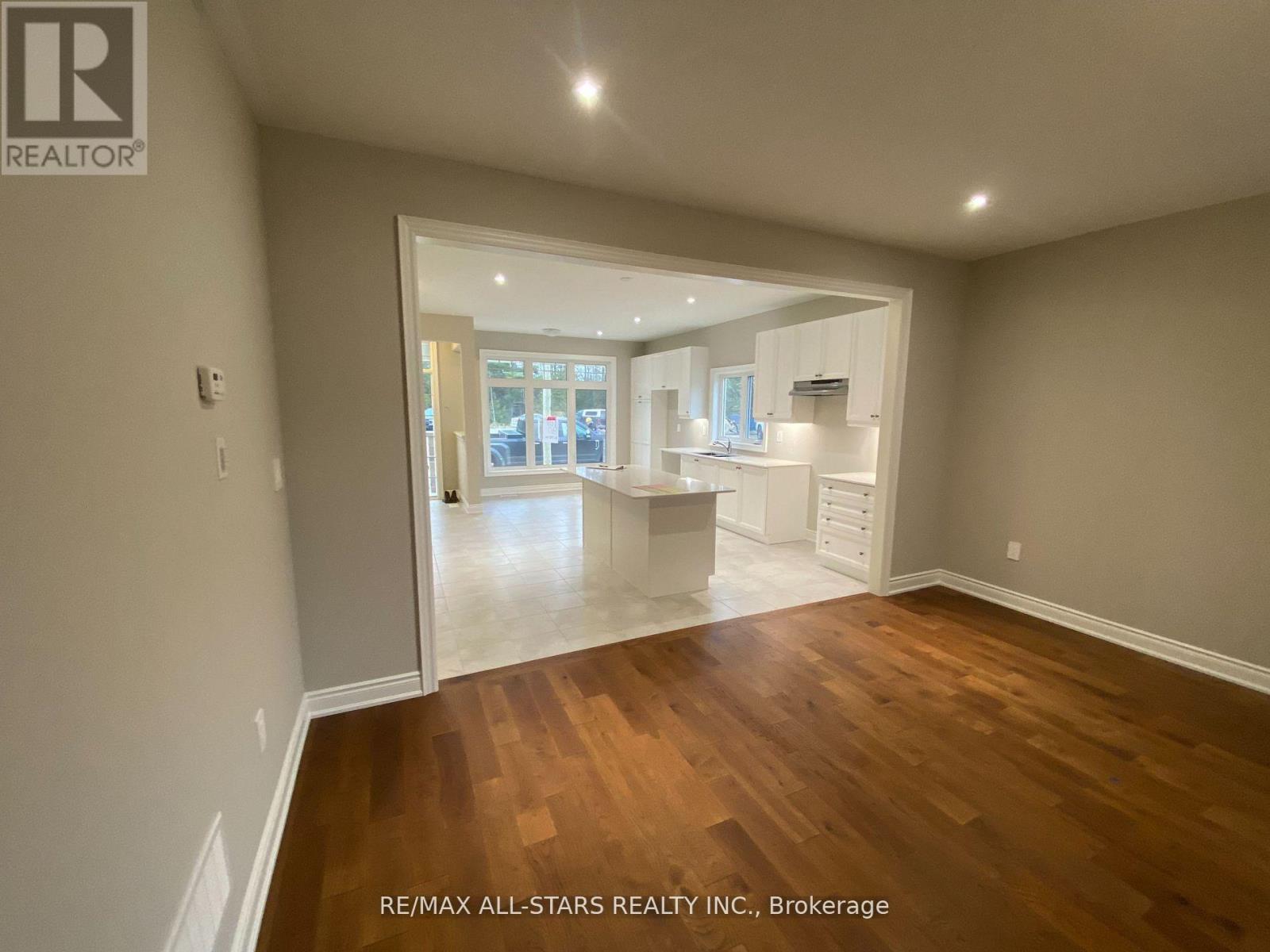 38 Shelson Place, Georgina, Ontario  L0E 1R0 - Photo 7 - N12953146