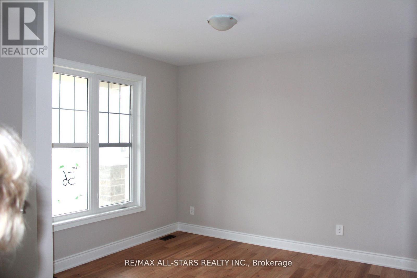 18 Schortinghuis Street, Georgina, Ontario  L0E 1R0 - Photo 7 - N12953344