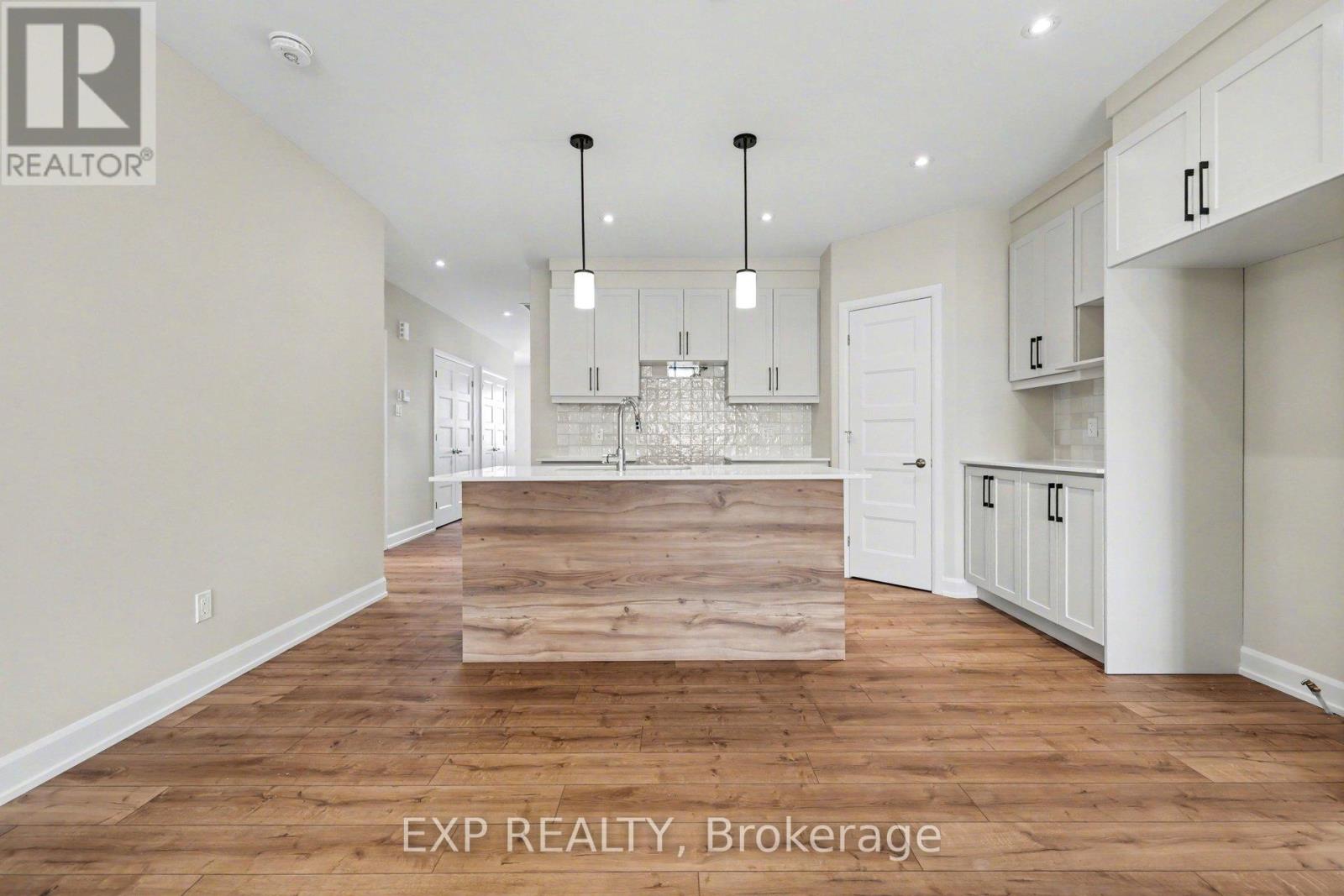 A - 448 Falcon Lane, Russell, Ontario  K4R 0M5 - Photo 10 - X12718714