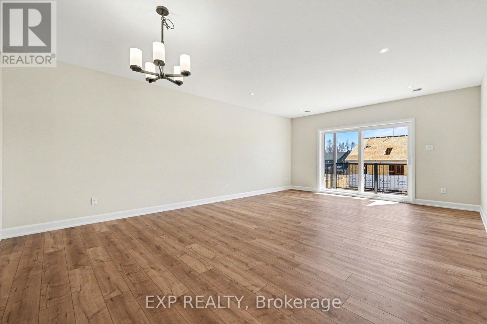 A - 448 Falcon Lane, Russell, Ontario  K4R 0M5 - Photo 3 - X12718714