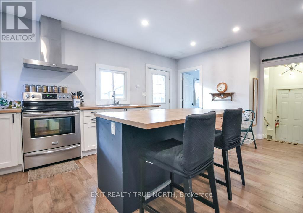 125 Queen Street W, Springwater, Ontario  L0L 1P0 - Photo 10 - S12952972