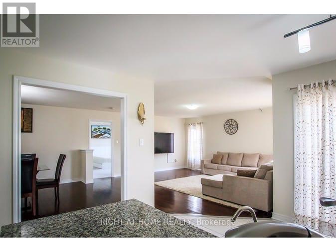 213 Country Lane, Clearview (Stayner), Ontario  L0M 1S0 - Photo 3 - S12953354