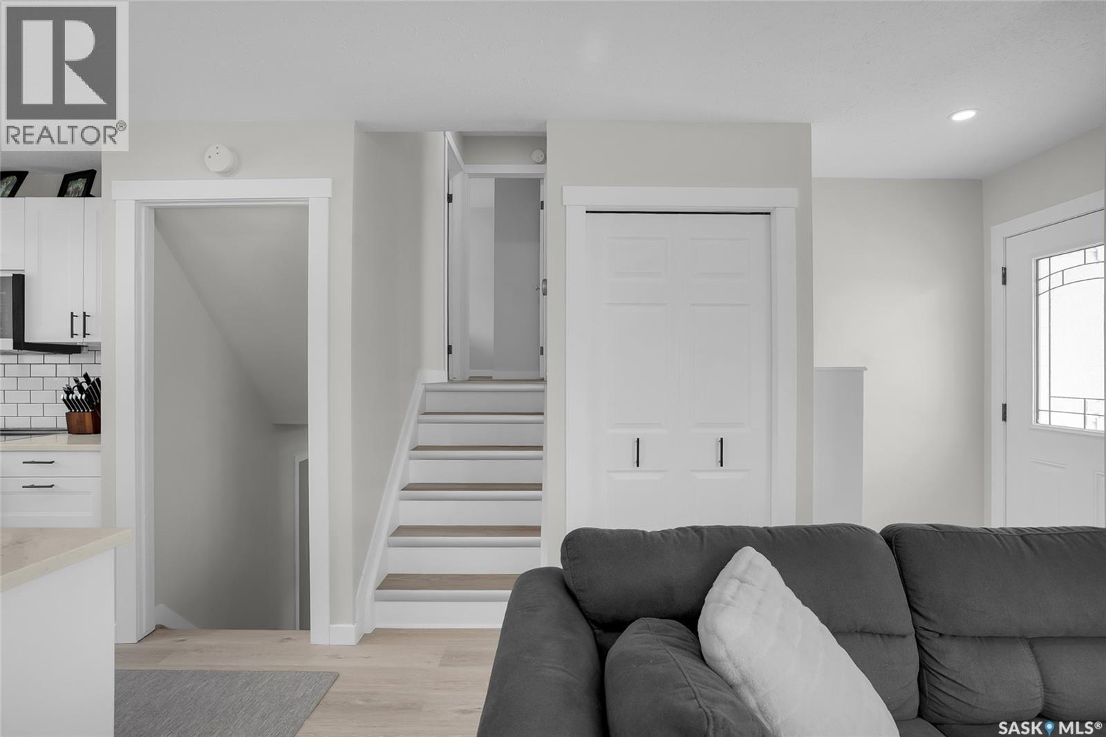 283 David Knight Crescent, Saskatoon, Saskatchewan  S7K 5L7 - Photo 3 - SK031894