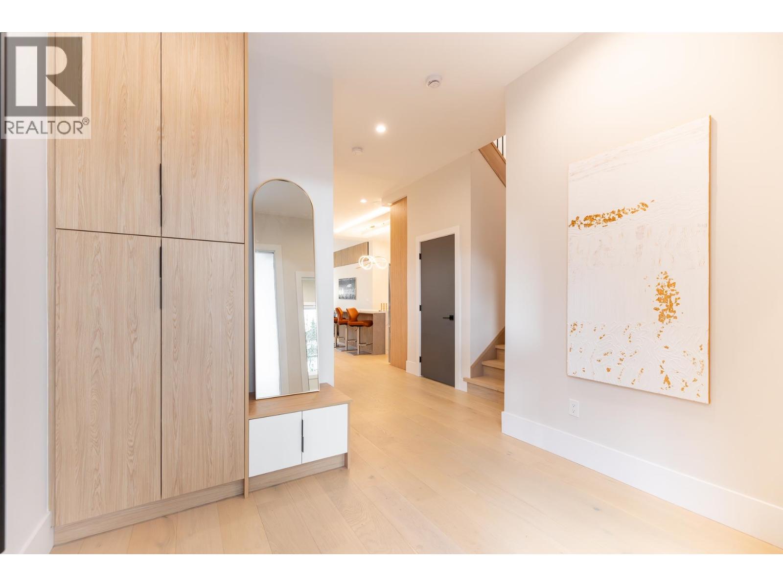 8055 18th Avenue, Burnaby, British Columbia  V3N 1J9 - Photo 12 - R3083197