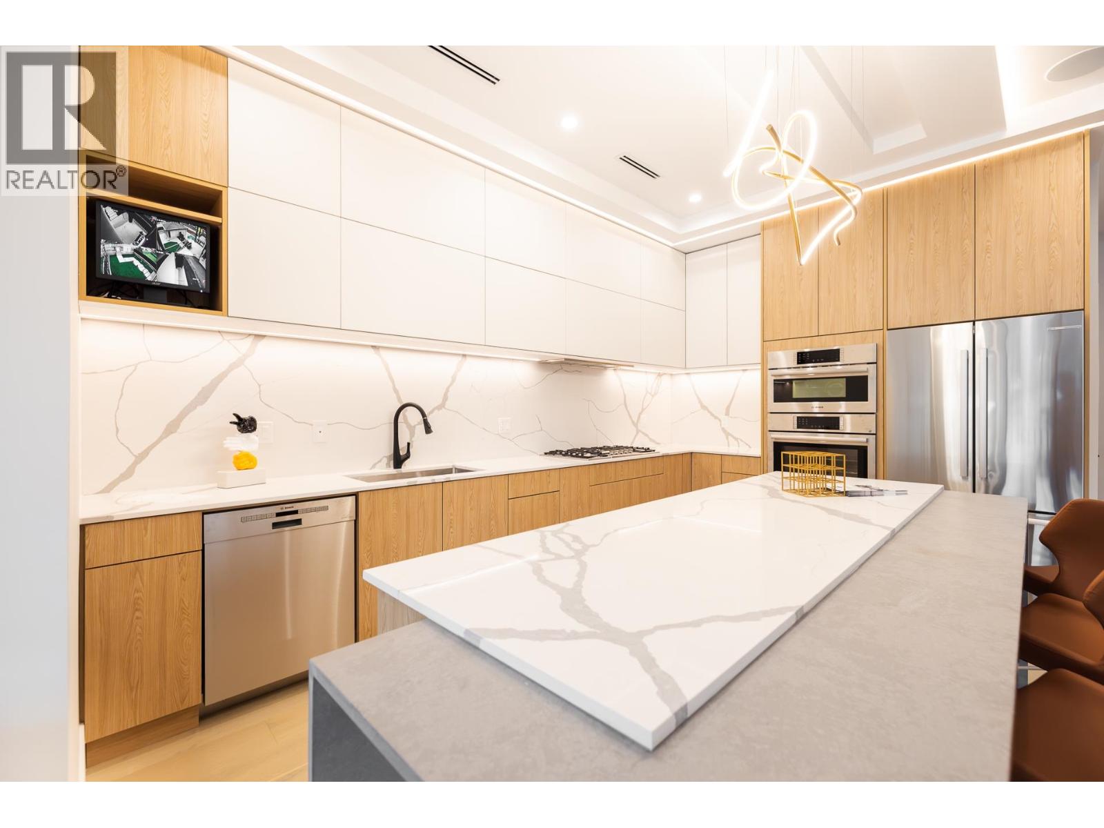 8055 18th Avenue, Burnaby, British Columbia  V3N 1J9 - Photo 7 - R3083197