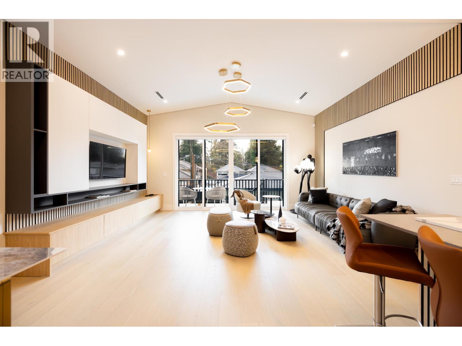 8055 18TH AVENUE, Burnaby, British Columbia