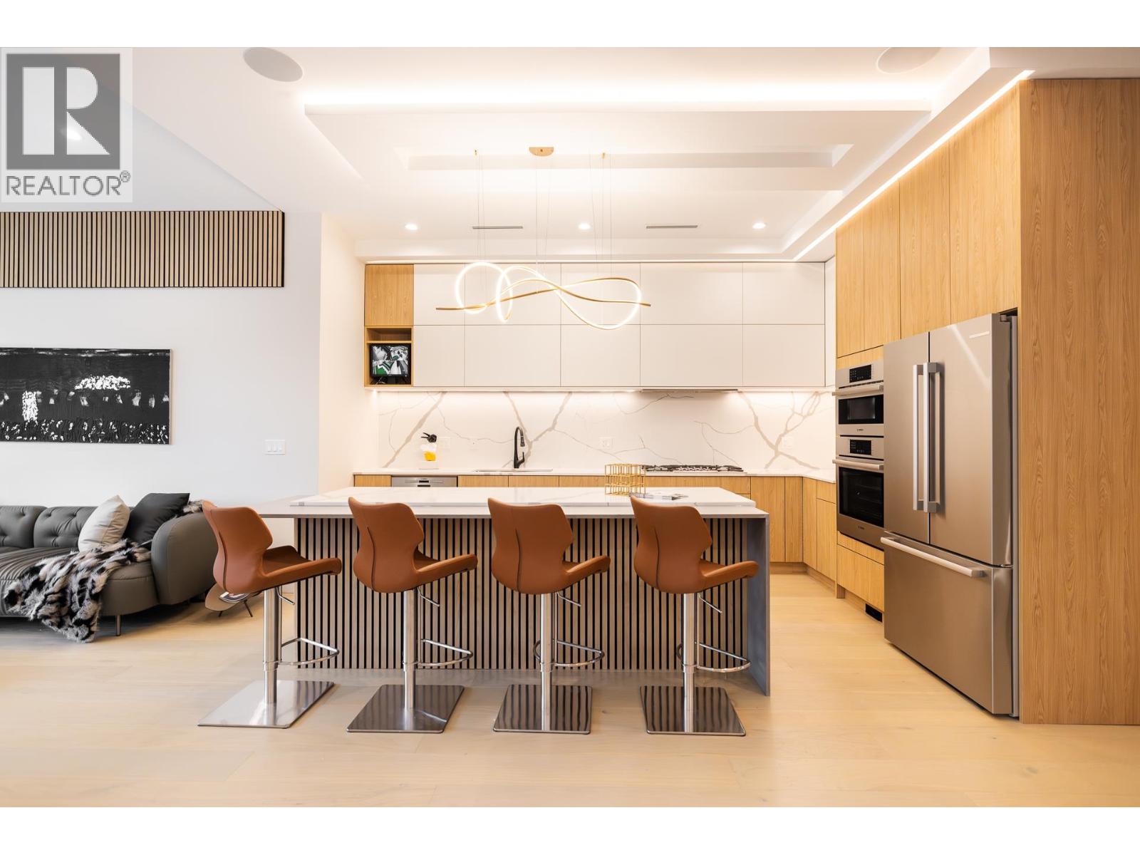 8055 18th Avenue, Burnaby, British Columbia  V3N 1J9 - Photo 5 - R3083197