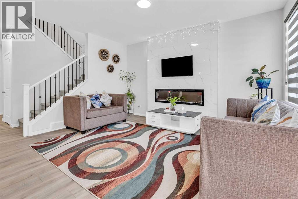 312 Edith Place NW, Calgary, Alberta  T3R 2E1 - Photo 3 - A2295480