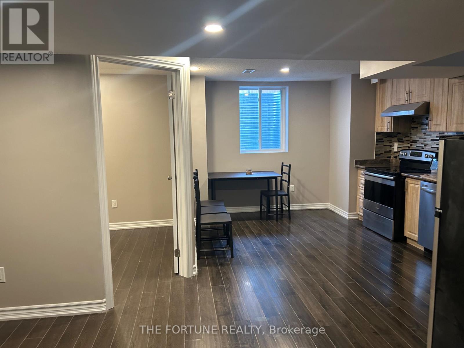 90 Canary Close W, Brampton, Ontario  L6X 5L1 - Photo 4 - W12952962