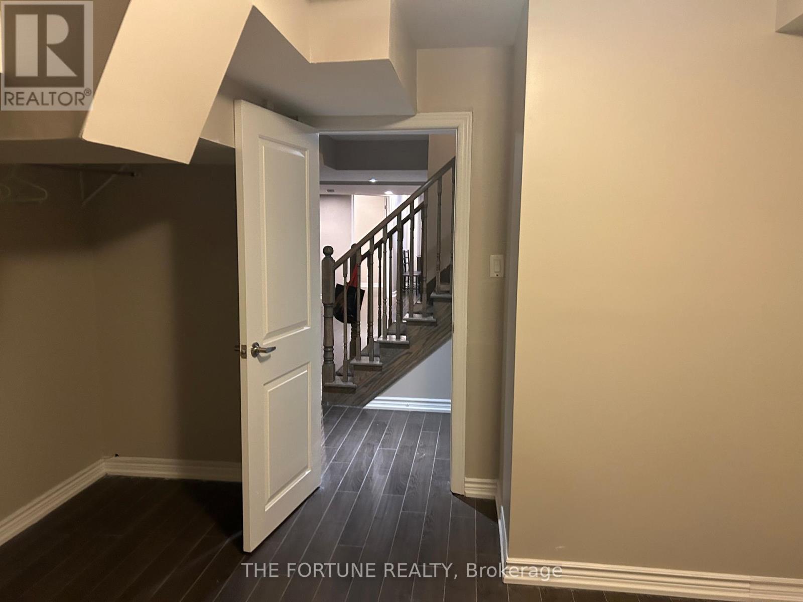 90 Canary Close W, Brampton, Ontario  L6X 5L1 - Photo 7 - W12952962