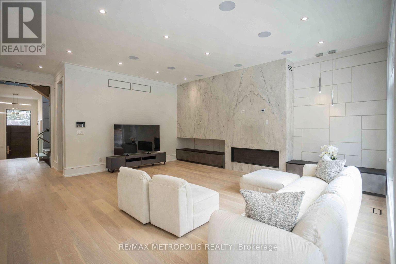 12 Bearwood Drive, Toronto, Ontario  M9A 4G4 - Photo 12 - W12952974