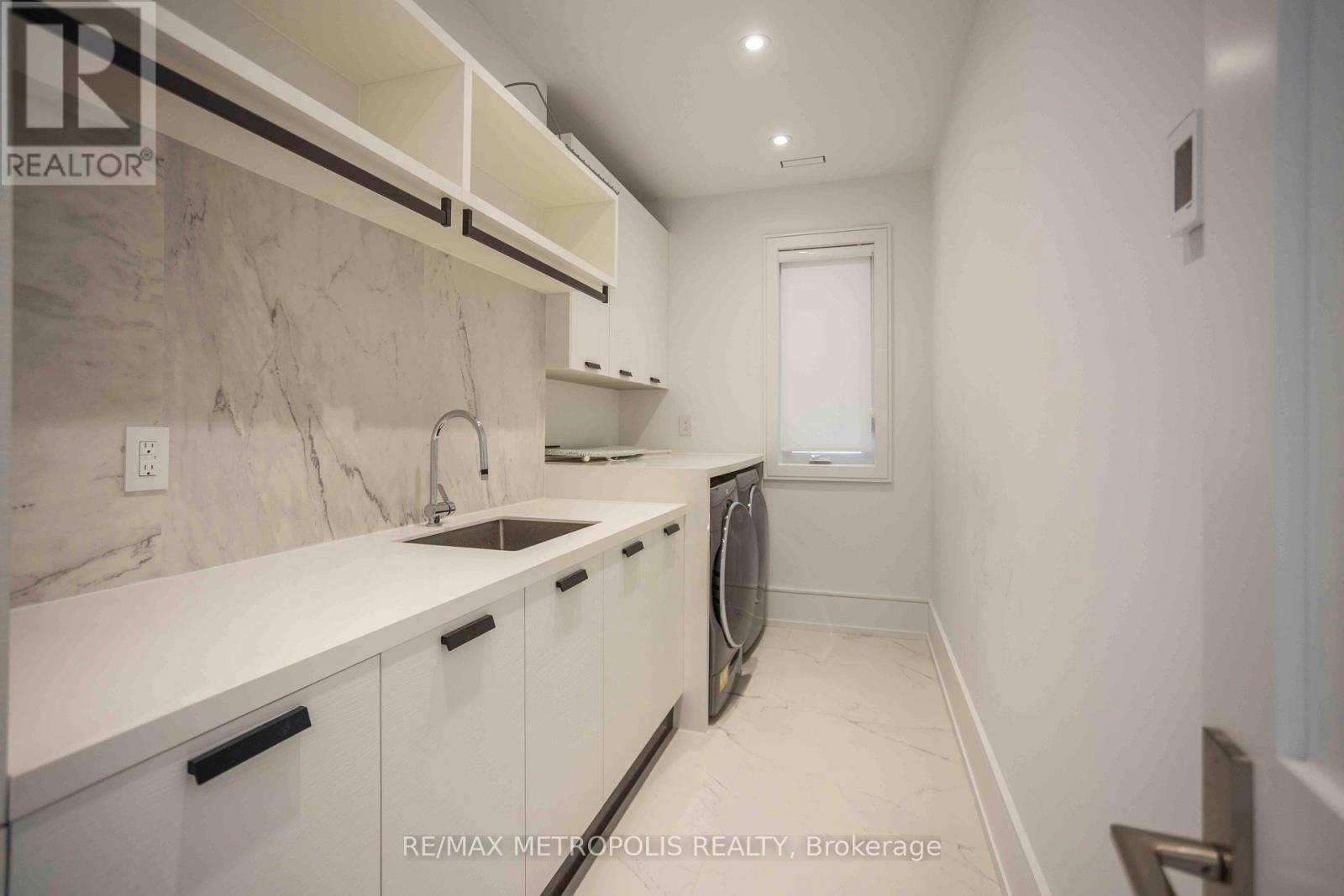 12 Bearwood Drive, Toronto, Ontario  M9A 4G4 - Photo 21 - W12952974