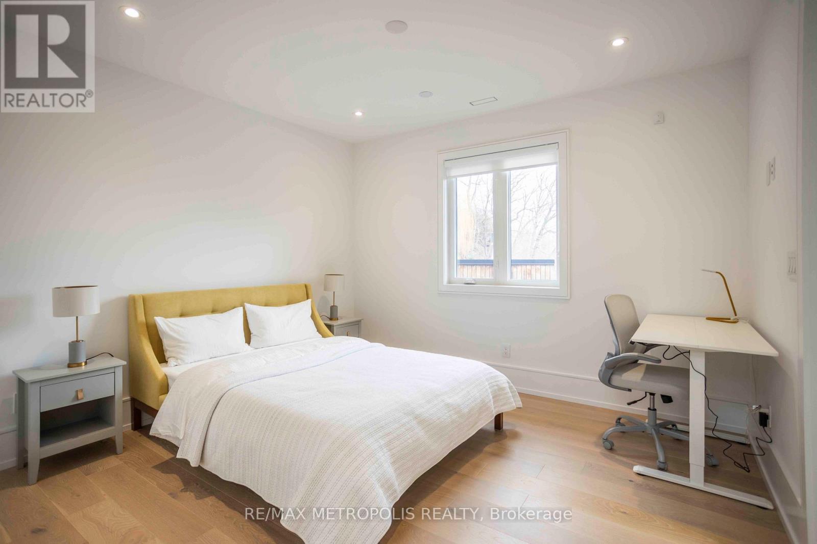 12 Bearwood Drive, Toronto, Ontario  M9A 4G4 - Photo 22 - W12952974