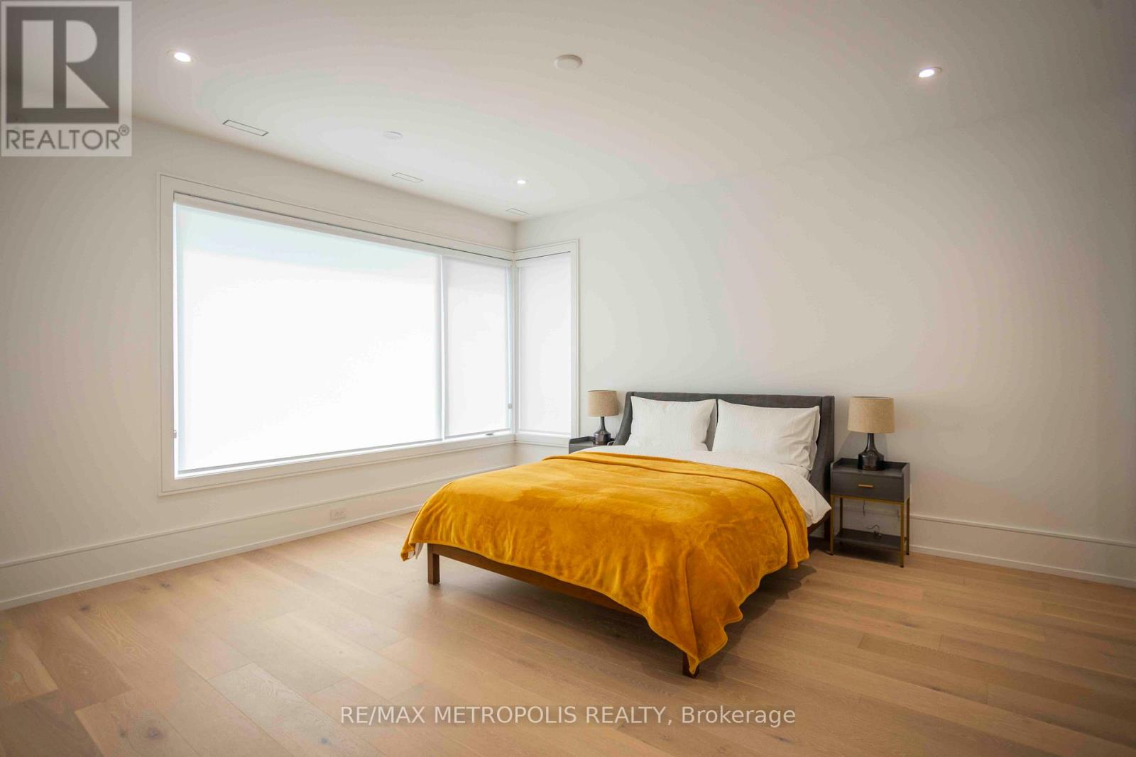 12 Bearwood Drive, Toronto, Ontario  M9A 4G4 - Photo 28 - W12952974