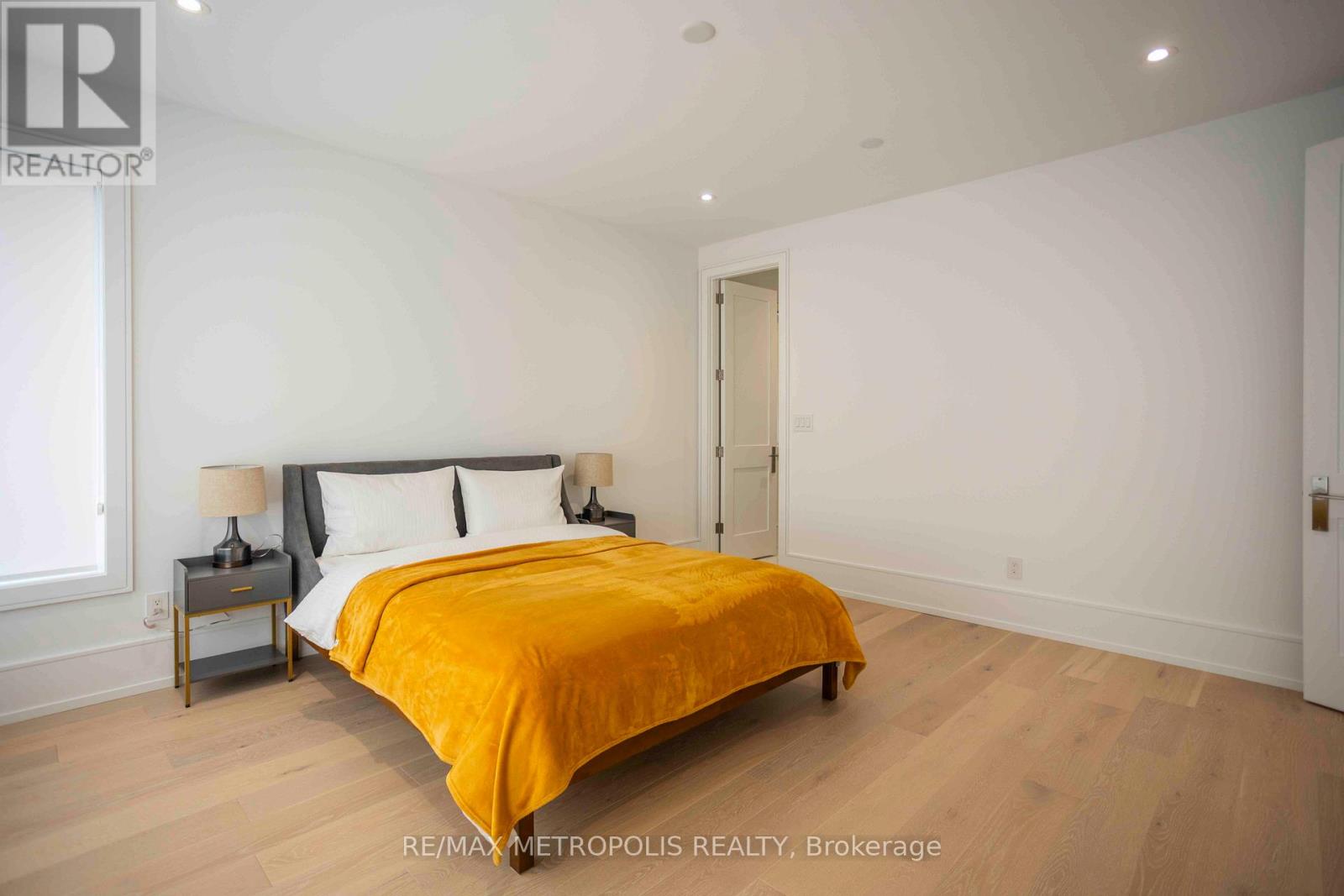 12 Bearwood Drive, Toronto, Ontario  M9A 4G4 - Photo 29 - W12952974