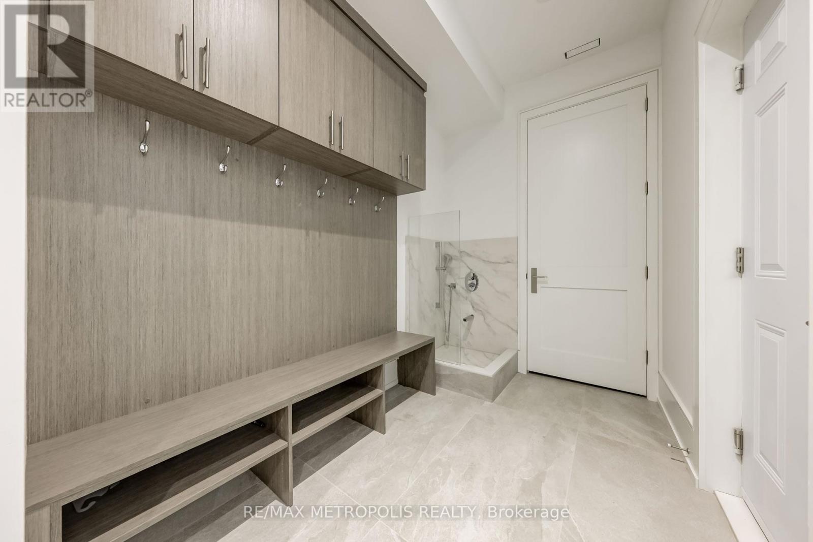 12 Bearwood Drive, Toronto, Ontario  M9A 4G4 - Photo 33 - W12952974