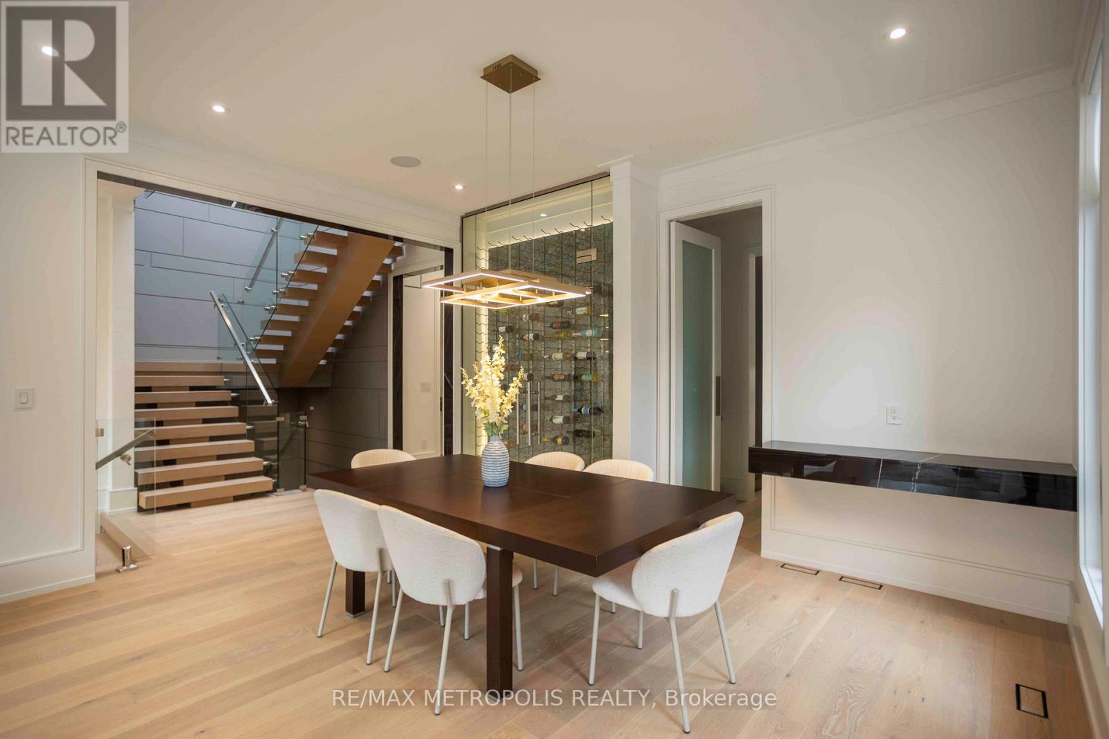 12 Bearwood Drive, Toronto, Ontario  M9A 4G4 - Photo 7 - W12952974