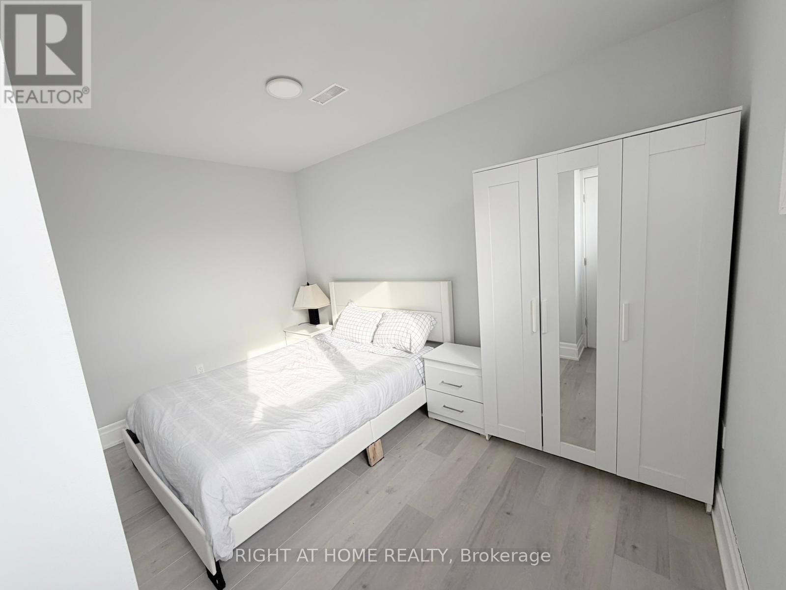 Lower - 25 Duffield Road E, Toronto, Ontario  M9P 3C8 - Photo 17 - W12952994