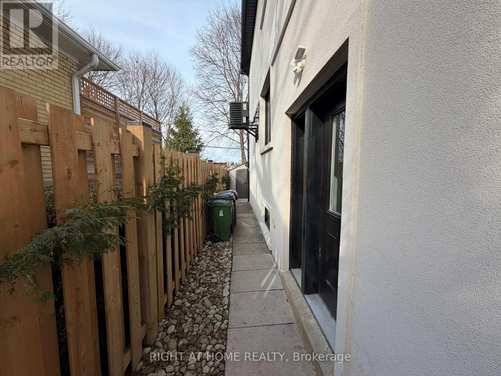 Lower - 25 Duffield Road E, Toronto, Ontario  M9P 3C8 - Photo 3 - W12952994