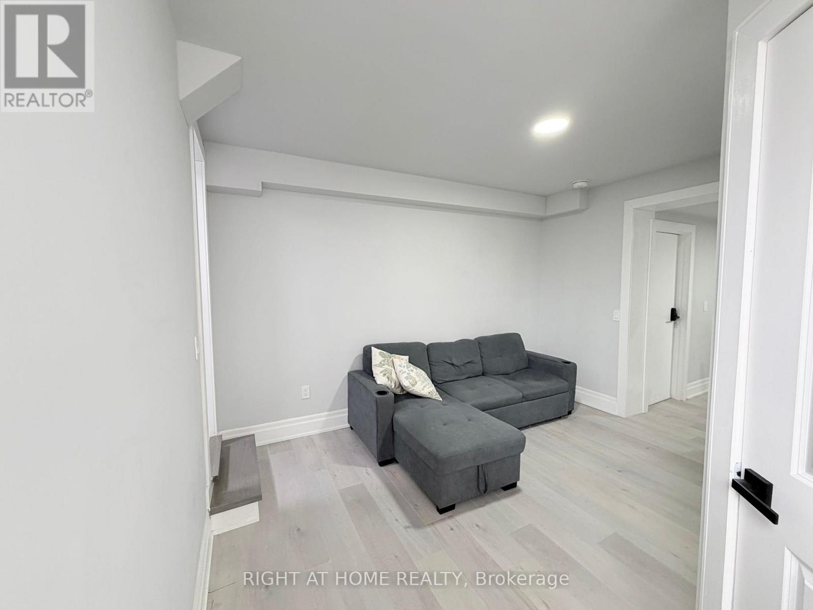 Lower - 25 Duffield Road E, Toronto, Ontario  M9P 3C8 - Photo 9 - W12952994