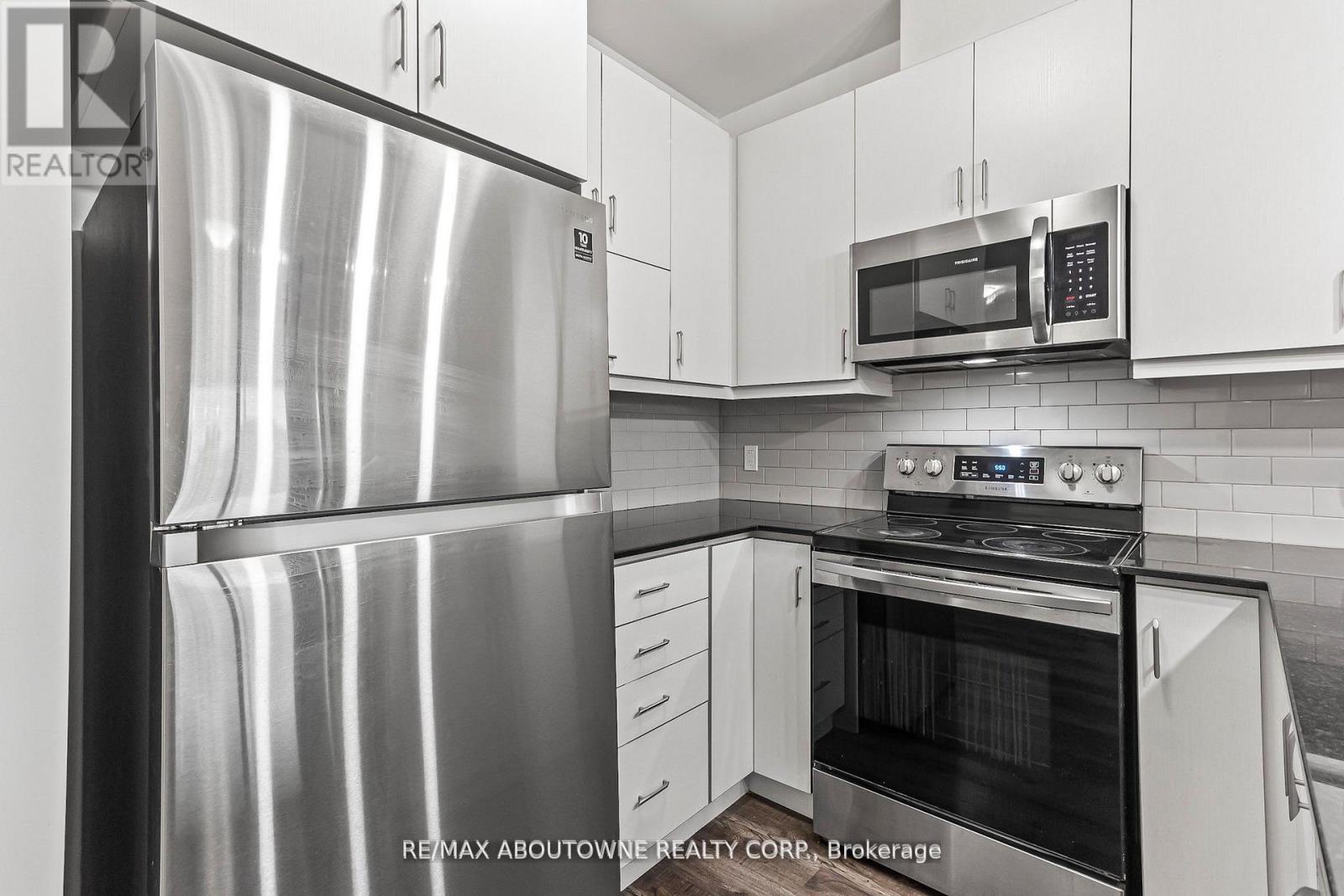 121 - 102 Grovewood Common, Oakville, Ontario  L6H 0X2 - Photo 6 - W12953002