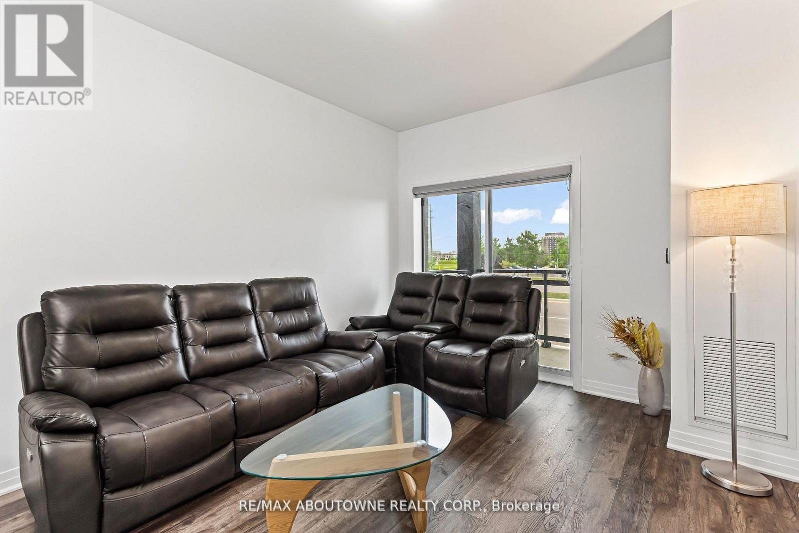 121 - 102 Grovewood Common, Oakville, Ontario  L6H 0X2 - Photo 9 - W12953002