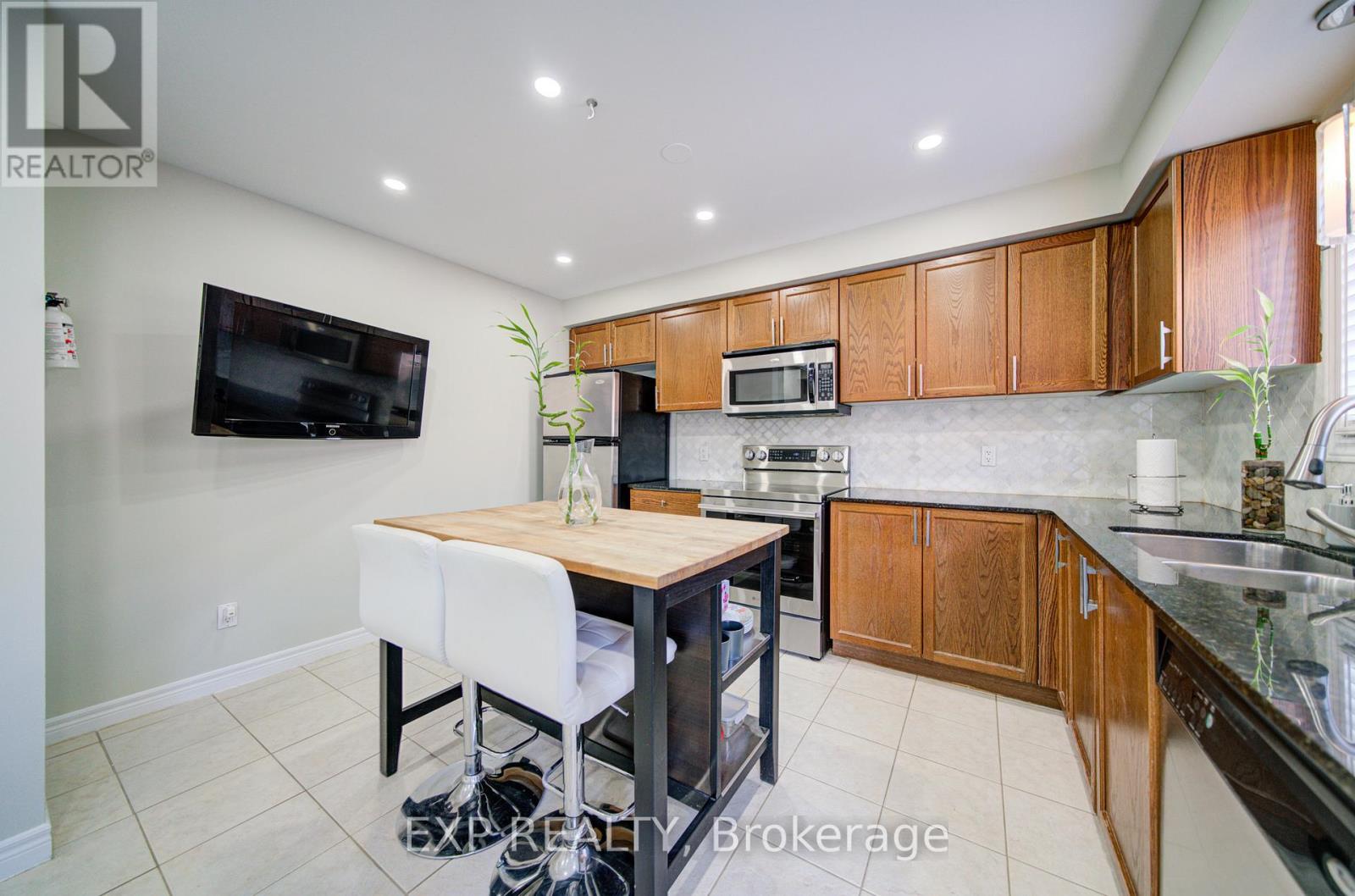 66 - 2280 Baronwood Drive, Oakville, Ontario  L6M 4Z5 - Photo 10 - W12953018