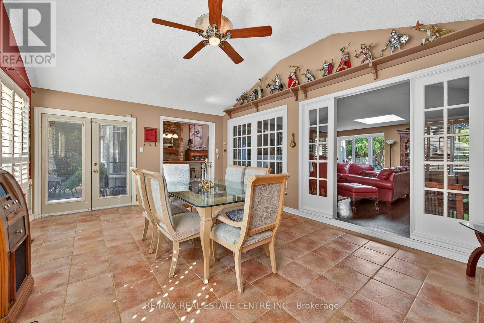 5590 Blind Line, Burlington, Ontario  L7P 0B2 - Photo 7 - W12953040