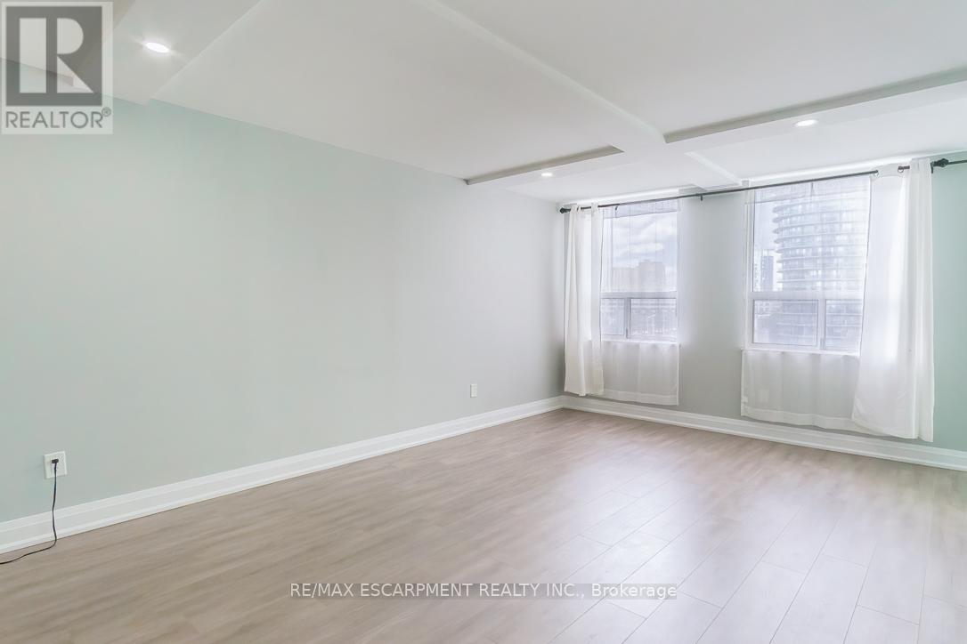 806 - 3650 Kaneff Crescent, Mississauga, Ontario  L5A 4A1 - Photo 14 - W12953086