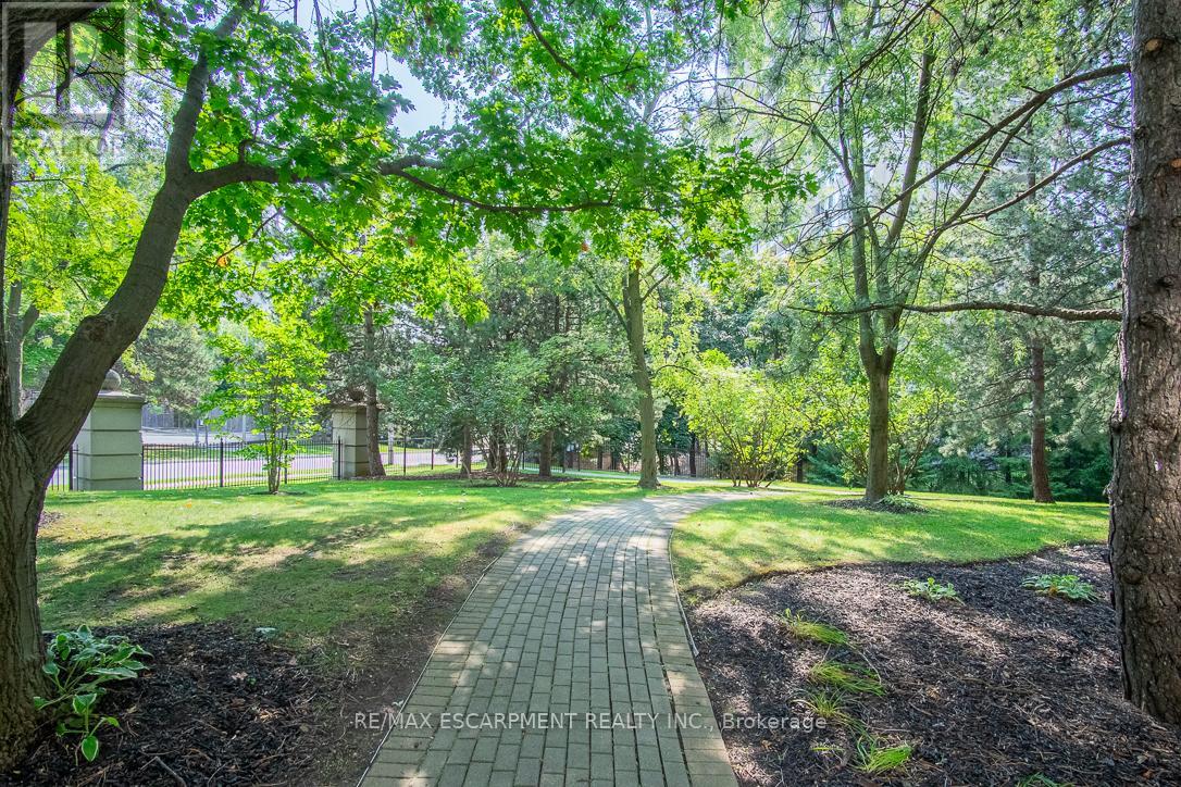 806 - 3650 Kaneff Crescent, Mississauga, Ontario  L5A 4A1 - Photo 31 - W12953086