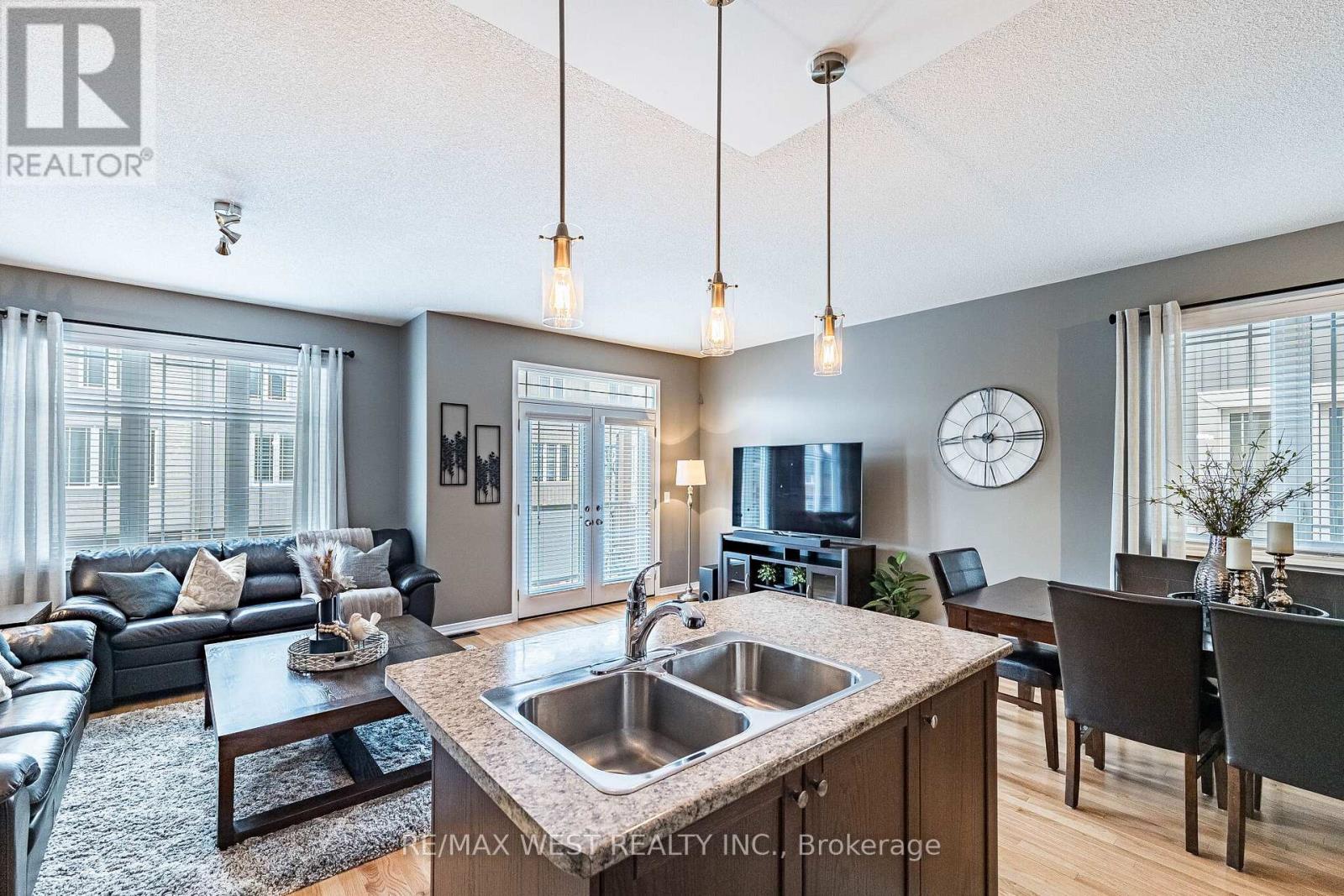 9 Melbrit Lane, Caledon, Ontario  L7C 4C9 - Photo 14 - W12953096