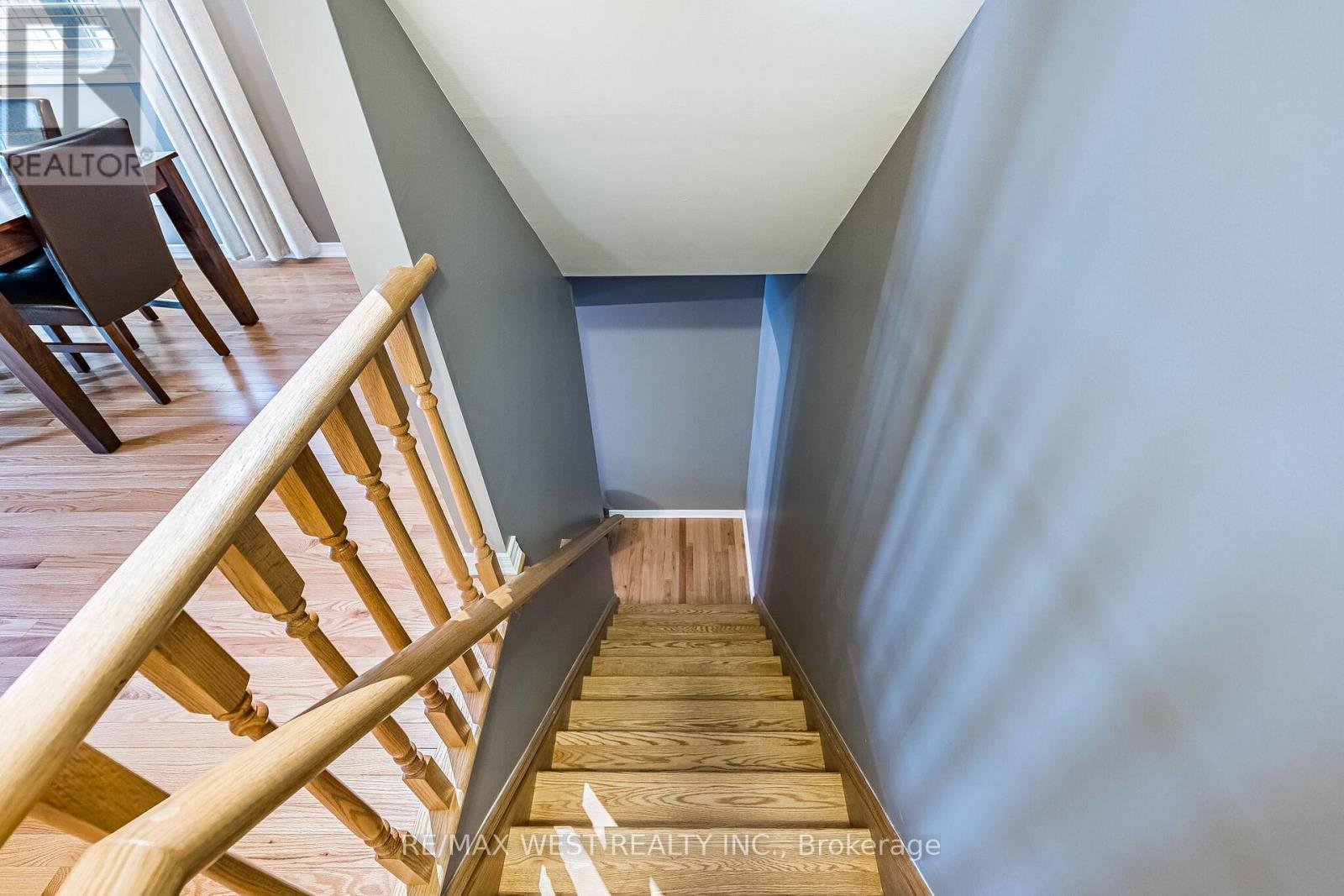 9 Melbrit Lane, Caledon, Ontario  L7C 4C9 - Photo 8 - W12953096