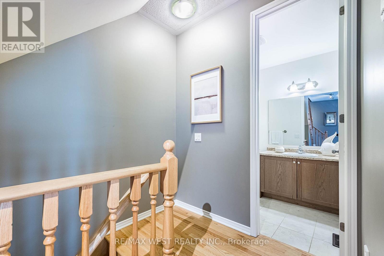 9 Melbrit Lane, Caledon, Ontario  L7C 4C9 - Photo 9 - W12953096