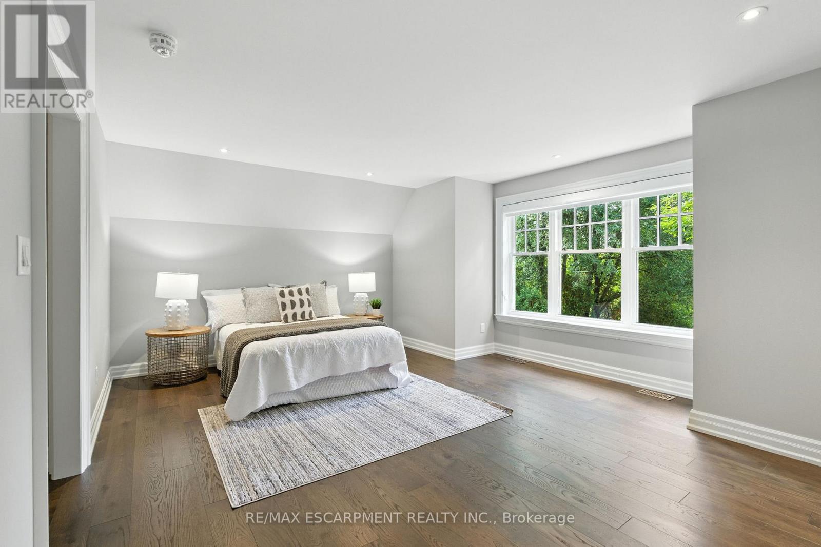 391 Patricia Drive, Burlington, Ontario  L7T 1J9 - Photo 24 - W12953108