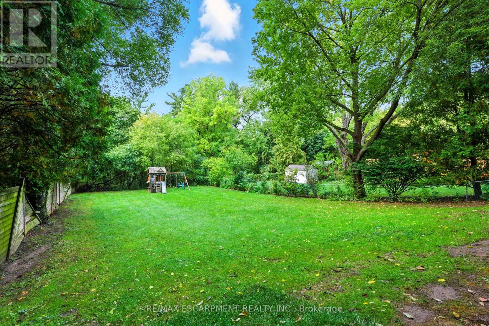 391 Patricia Drive, Burlington, Ontario  L7T 1J9 - Photo 43 - W12953108