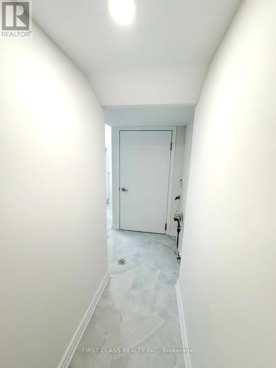 Lower - 741 Proctor Road, Burlington, Ontario  L7R 3E5 - Photo 16 - W12953116